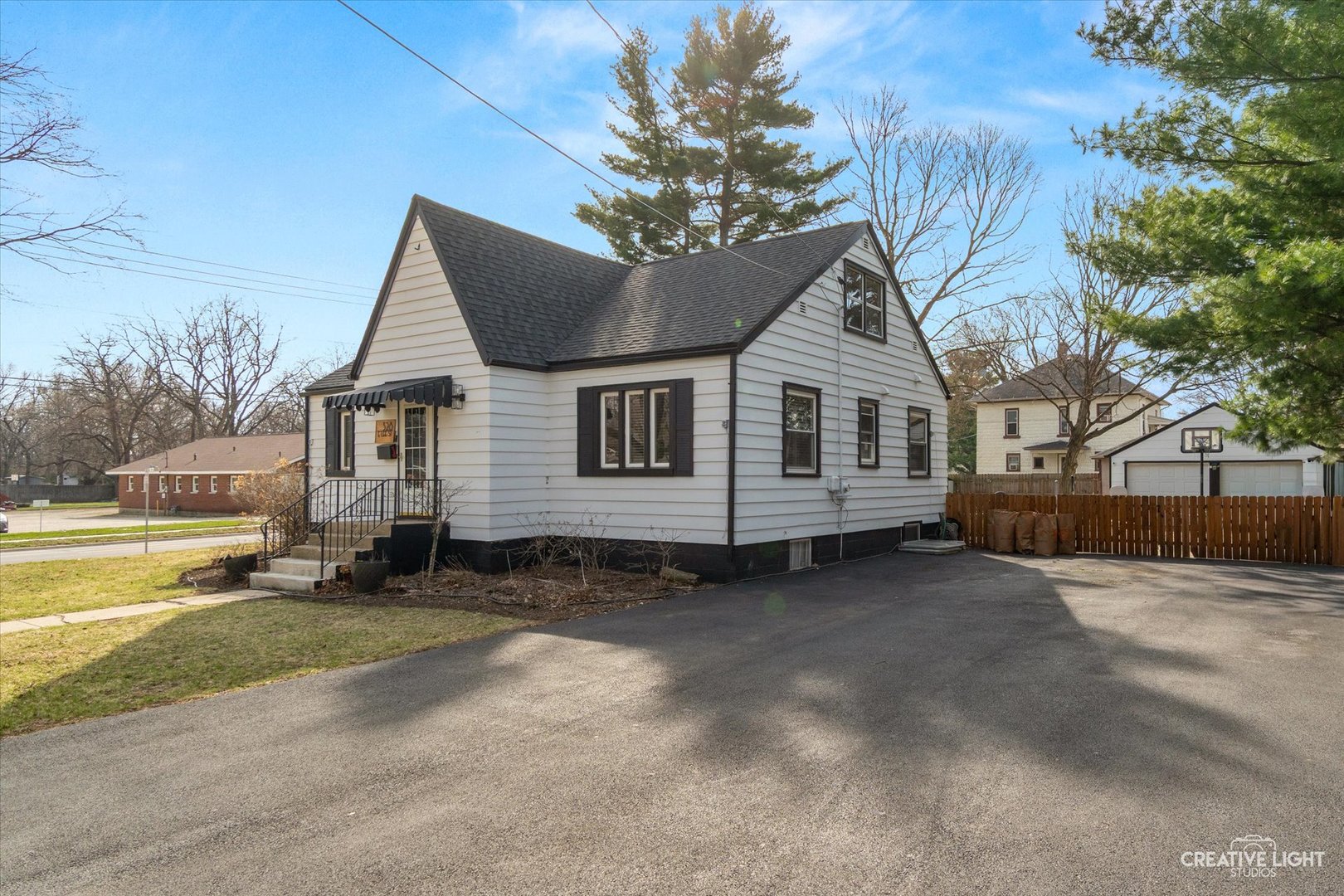 328 E Lee Street, Plano, IL 60545