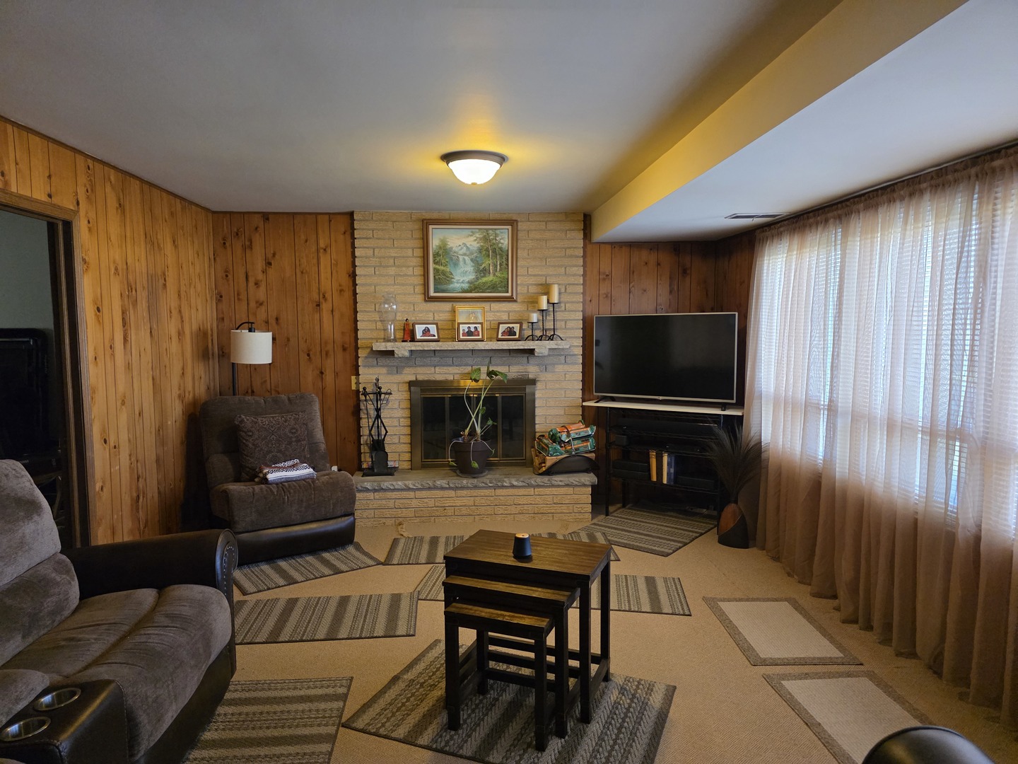 807 W Manor Court, Glenwood, IL 60425