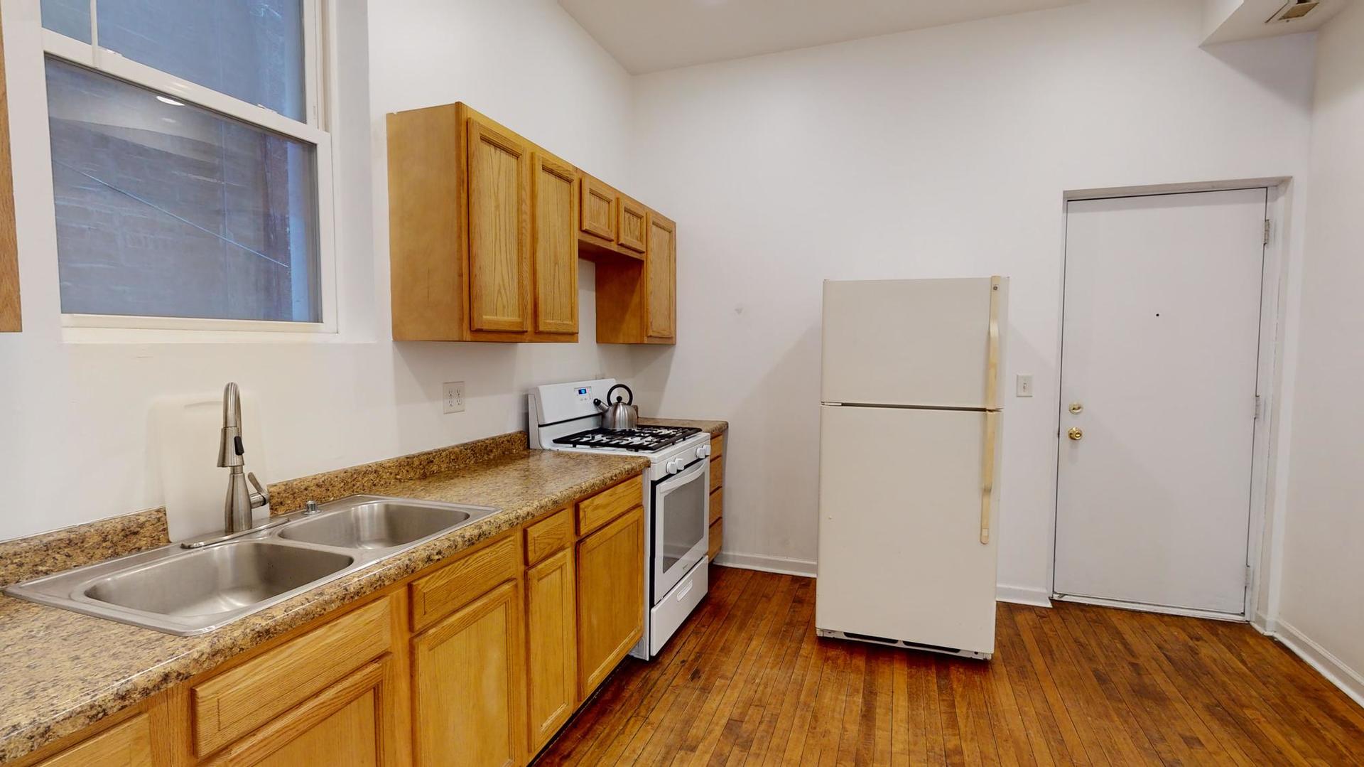 1945 W Cermak Road #1, Chicago, IL 60608