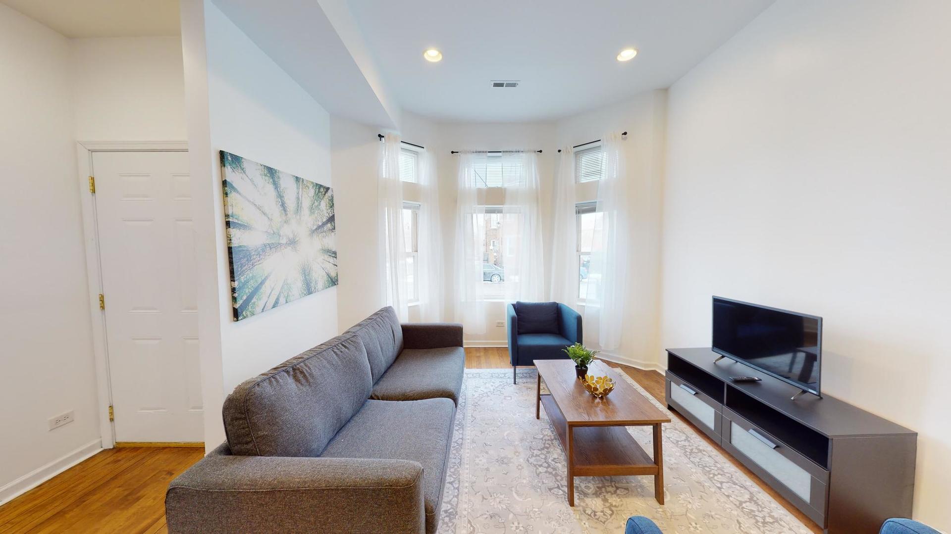 1945 W Cermak Road #1, Chicago, IL 60608