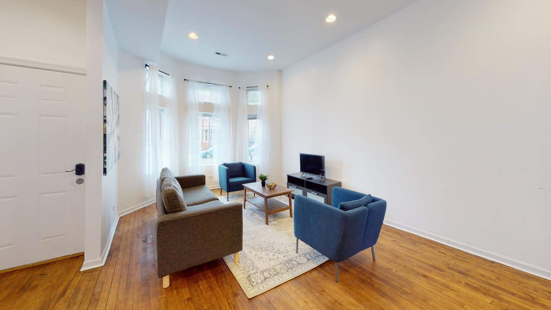 1945 W Cermak Road #1, Chicago, IL 60608