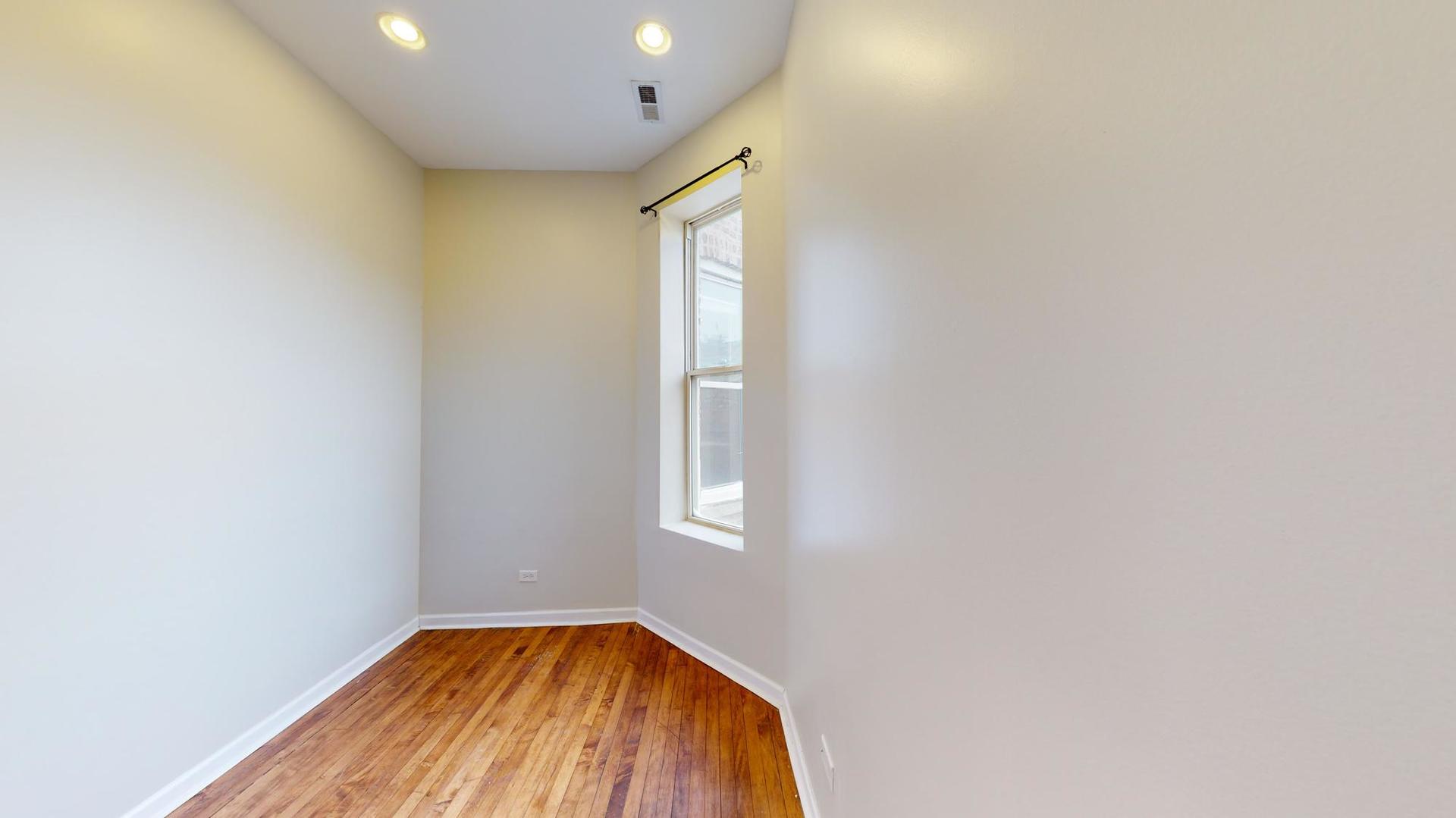 1945 W Cermak Road #1, Chicago, IL 60608