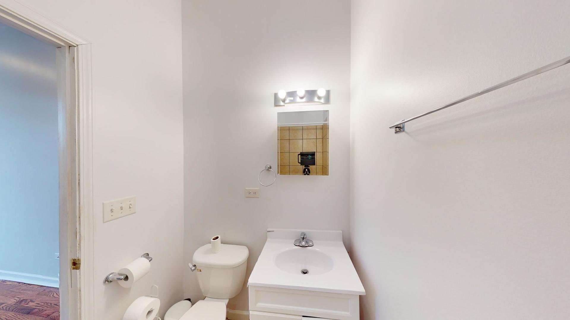 1945 W Cermak Road #1, Chicago, IL 60608