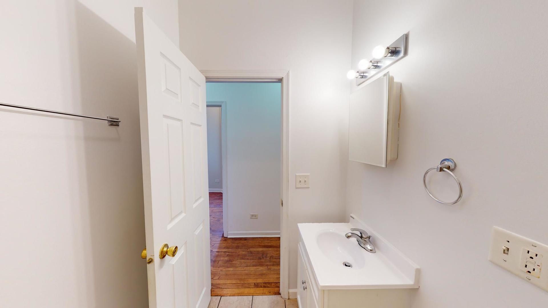 1945 W Cermak Road #1, Chicago, IL 60608