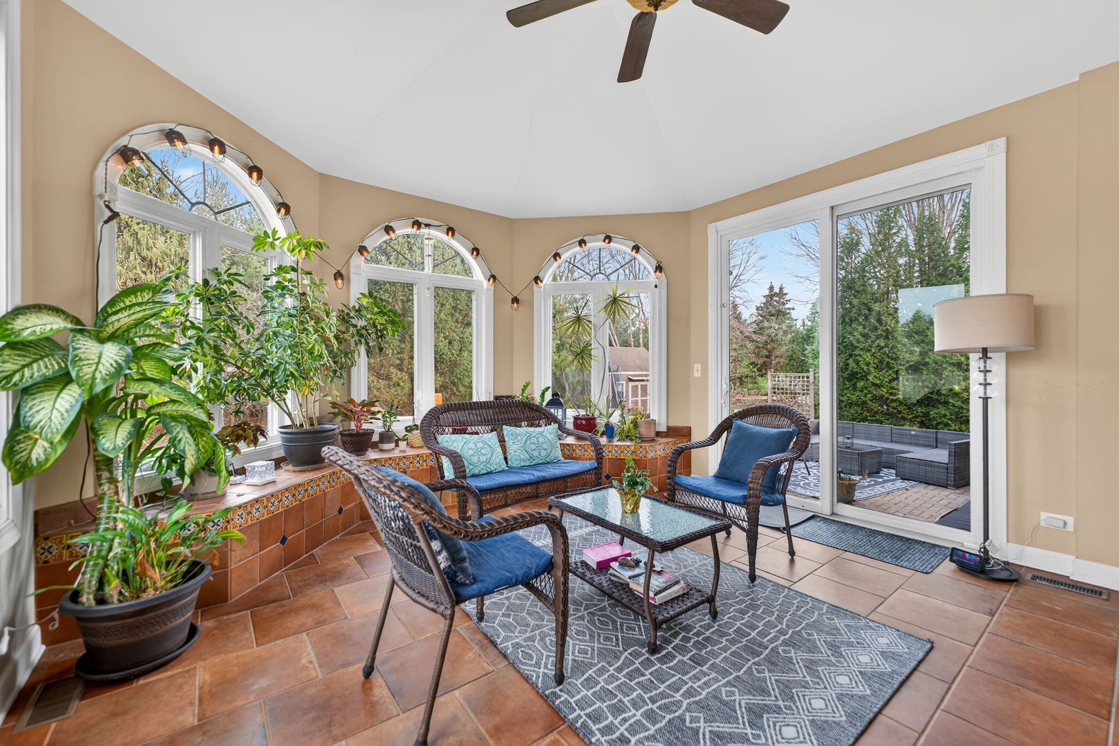 1823 Kings Gate Lane, Crystal Lake, IL 60014