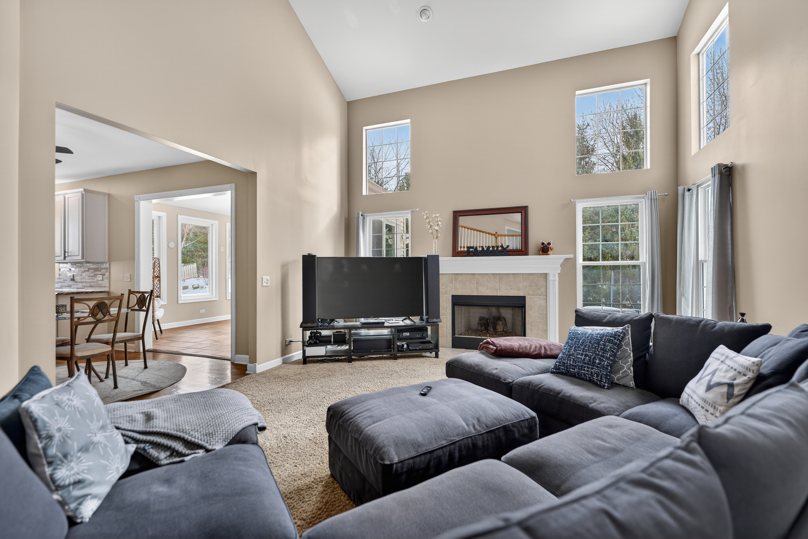 1823 Kings Gate Lane, Crystal Lake, IL 60014