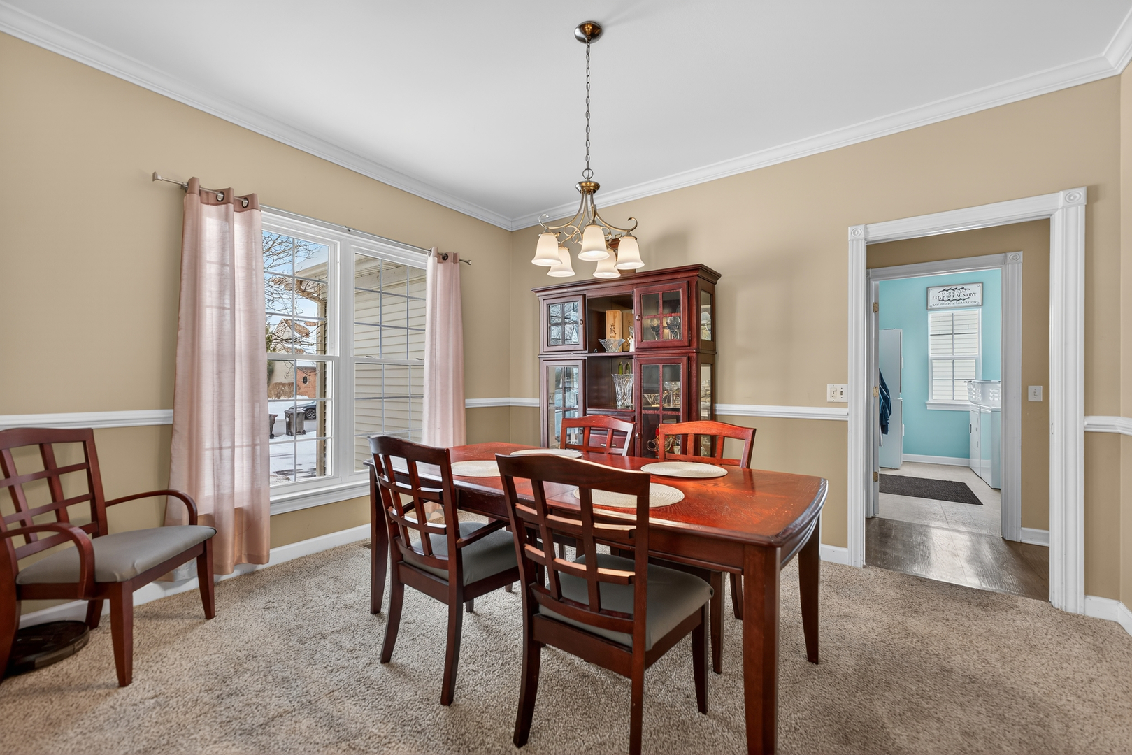 1823 Kings Gate Lane, Crystal Lake, IL 60014