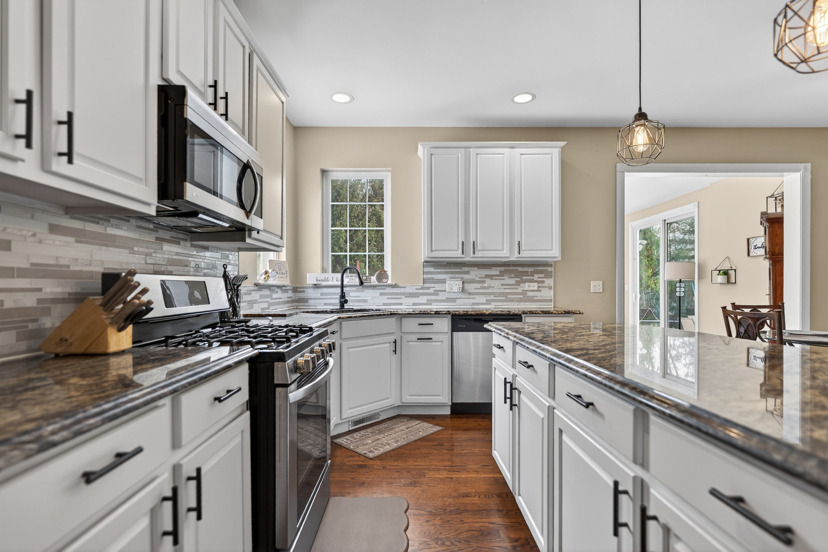 1823 Kings Gate Lane, Crystal Lake, IL 60014