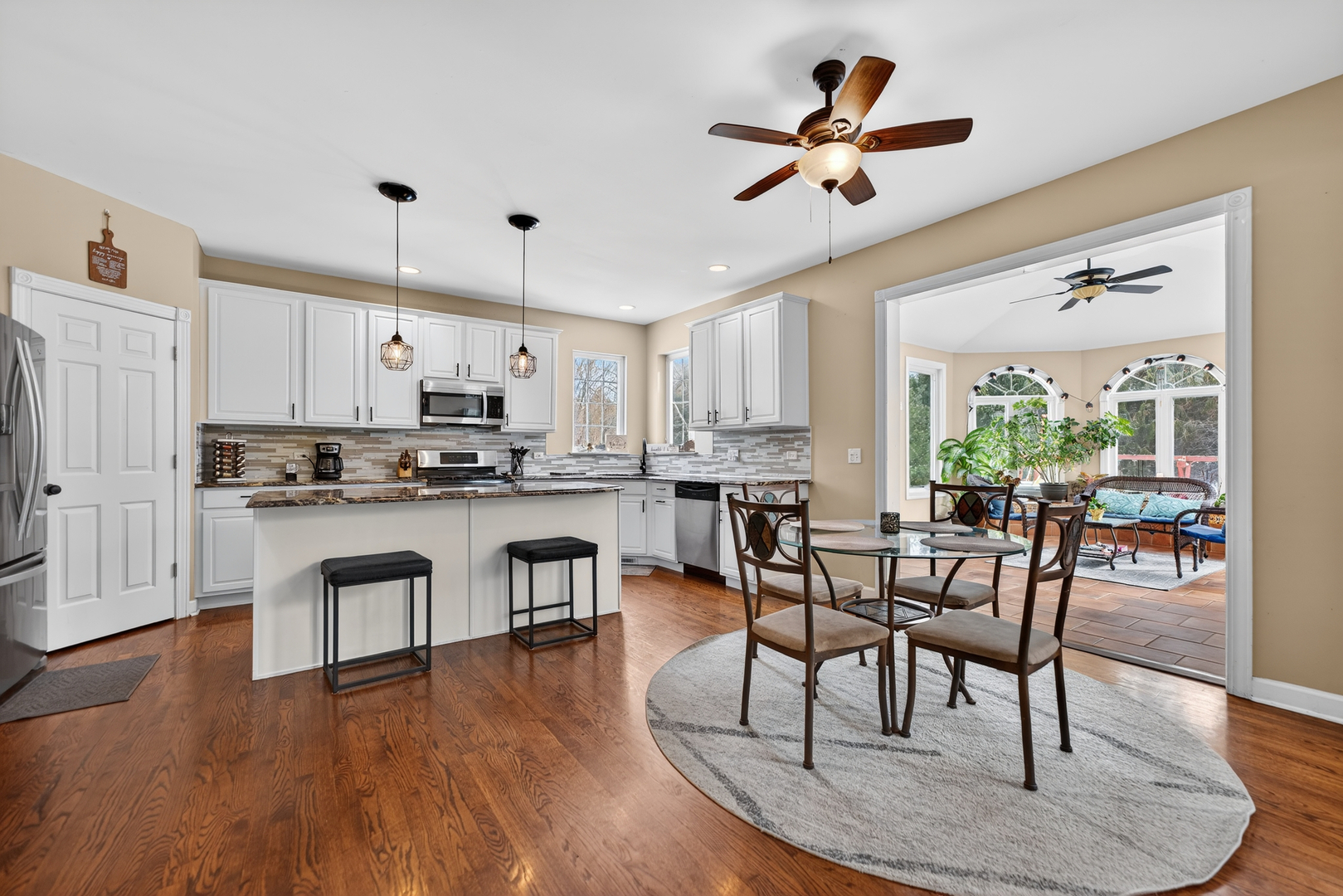 1823 Kings Gate Lane, Crystal Lake, IL 60014