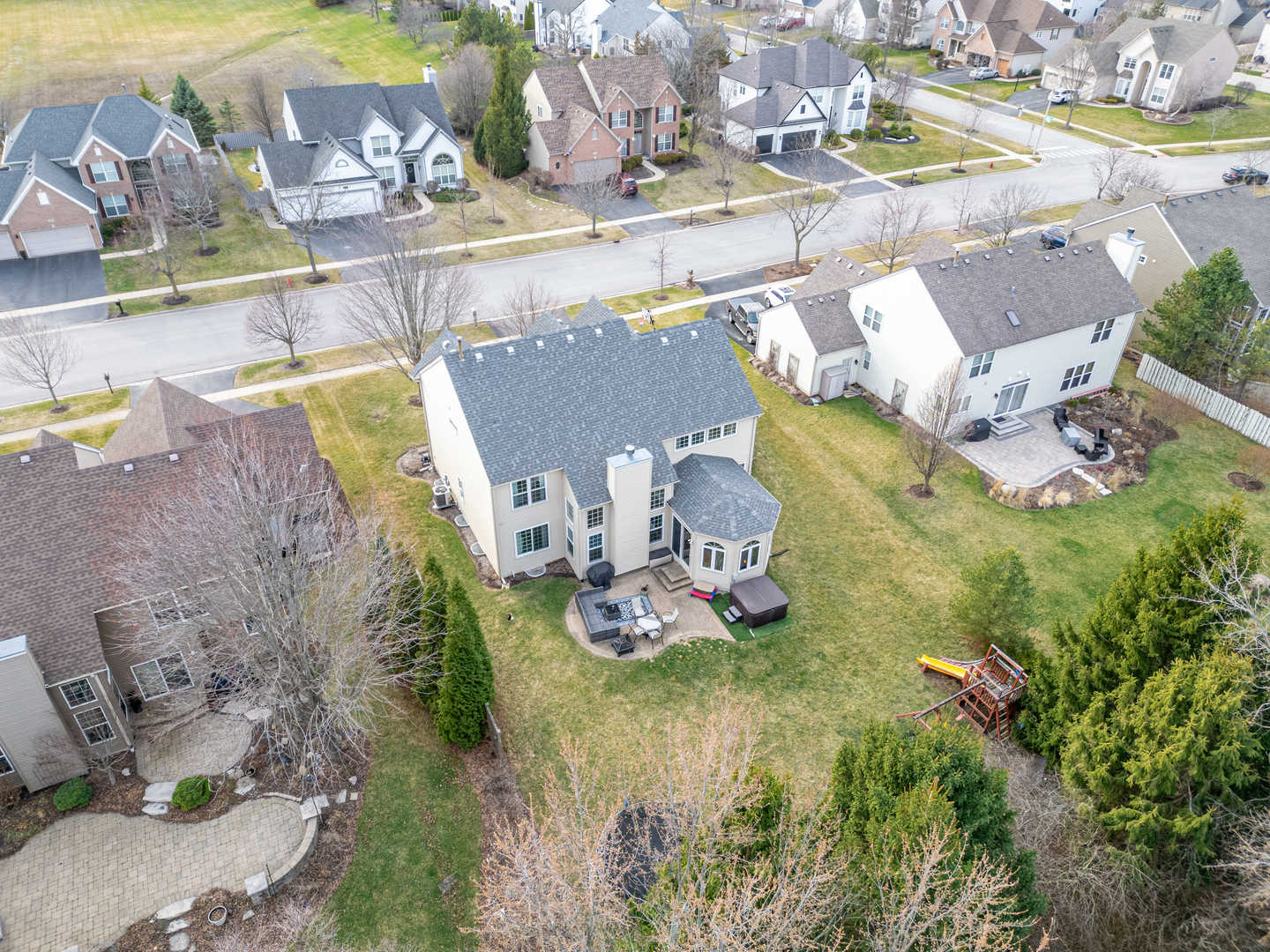 1823 Kings Gate Lane, Crystal Lake, IL 60014