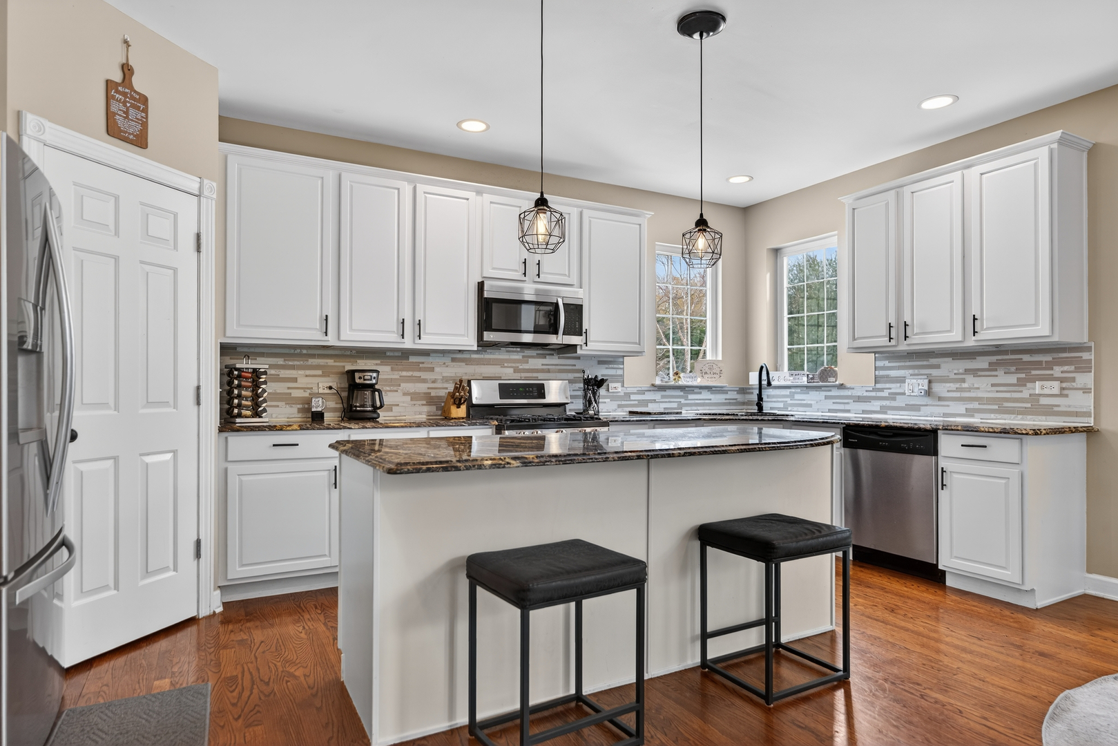 1823 Kings Gate Lane, Crystal Lake, IL 60014