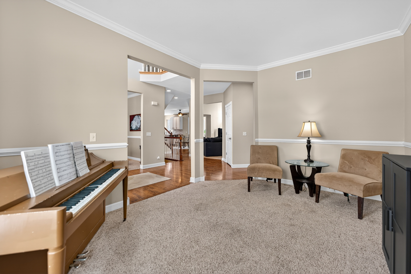 1823 Kings Gate Lane, Crystal Lake, IL 60014