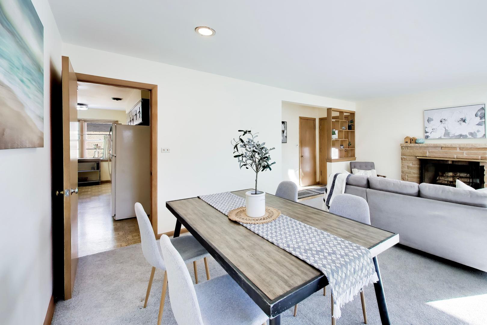 820 N Delphia Avenue, Park Ridge, IL 60068