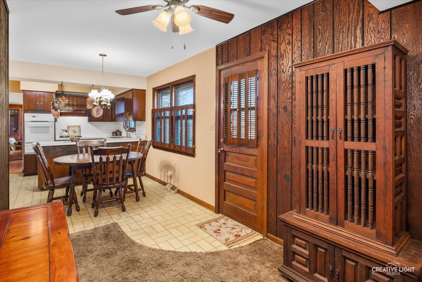 825 Columbia Lane, Darien, IL 60561