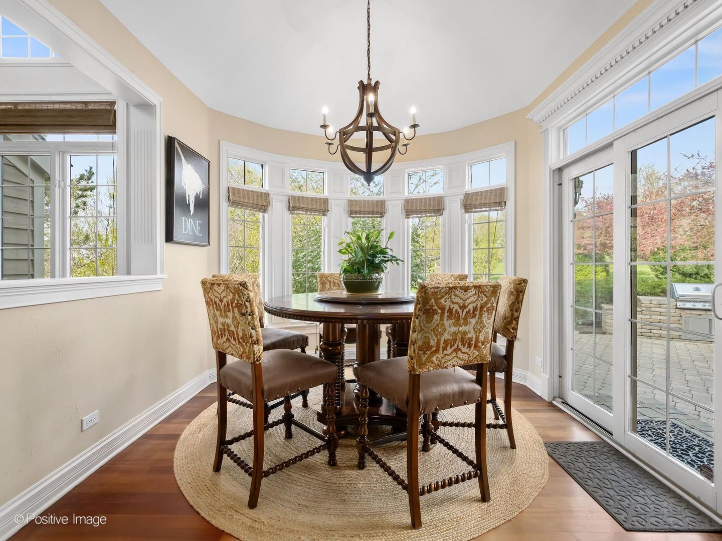 37W220 MISSION HILLS Drive, St. Charles, IL 60175