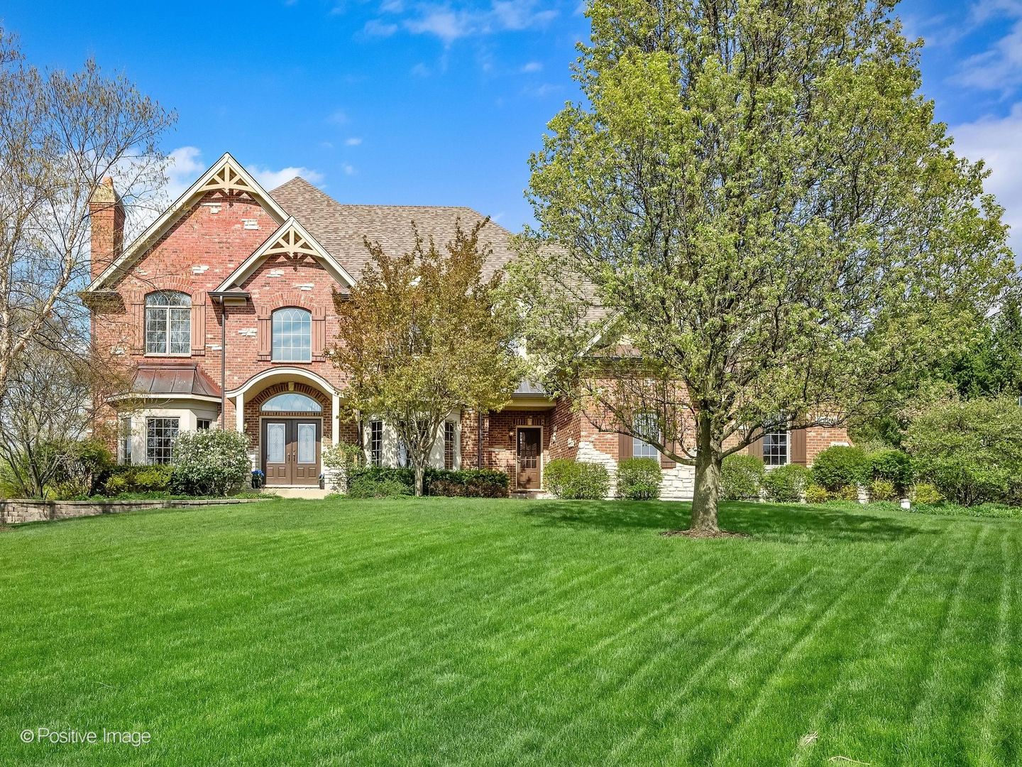 37W220 MISSION HILLS Drive, St. Charles, IL 60175