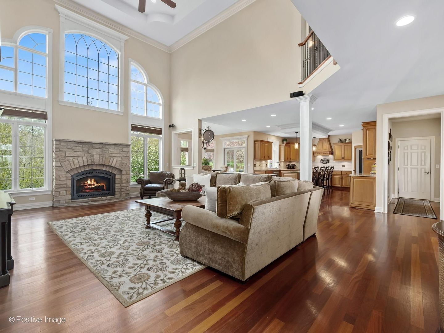 37W220 MISSION HILLS Drive, St. Charles, IL 60175