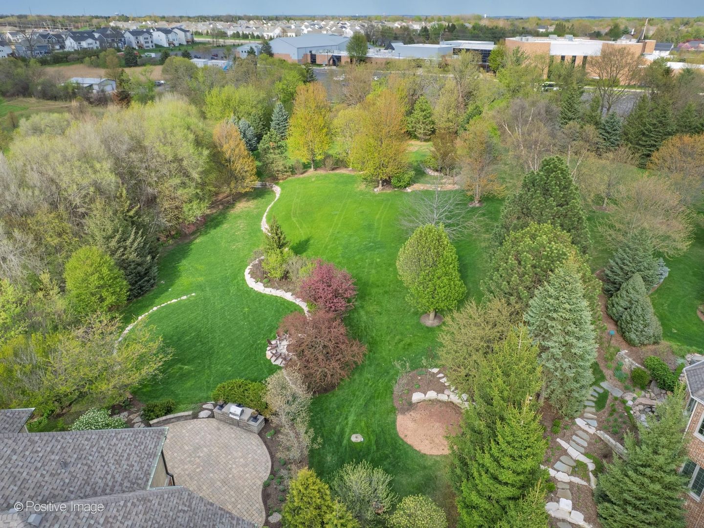 37W220 MISSION HILLS Drive, St. Charles, IL 60175