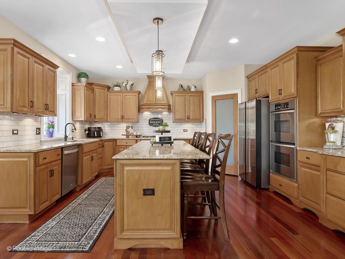 37W220 MISSION HILLS Drive, St. Charles, IL 60175