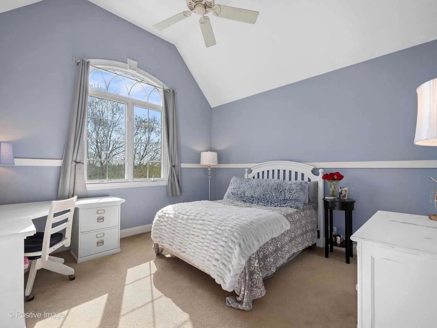 37W220 MISSION HILLS Drive, St. Charles, IL 60175