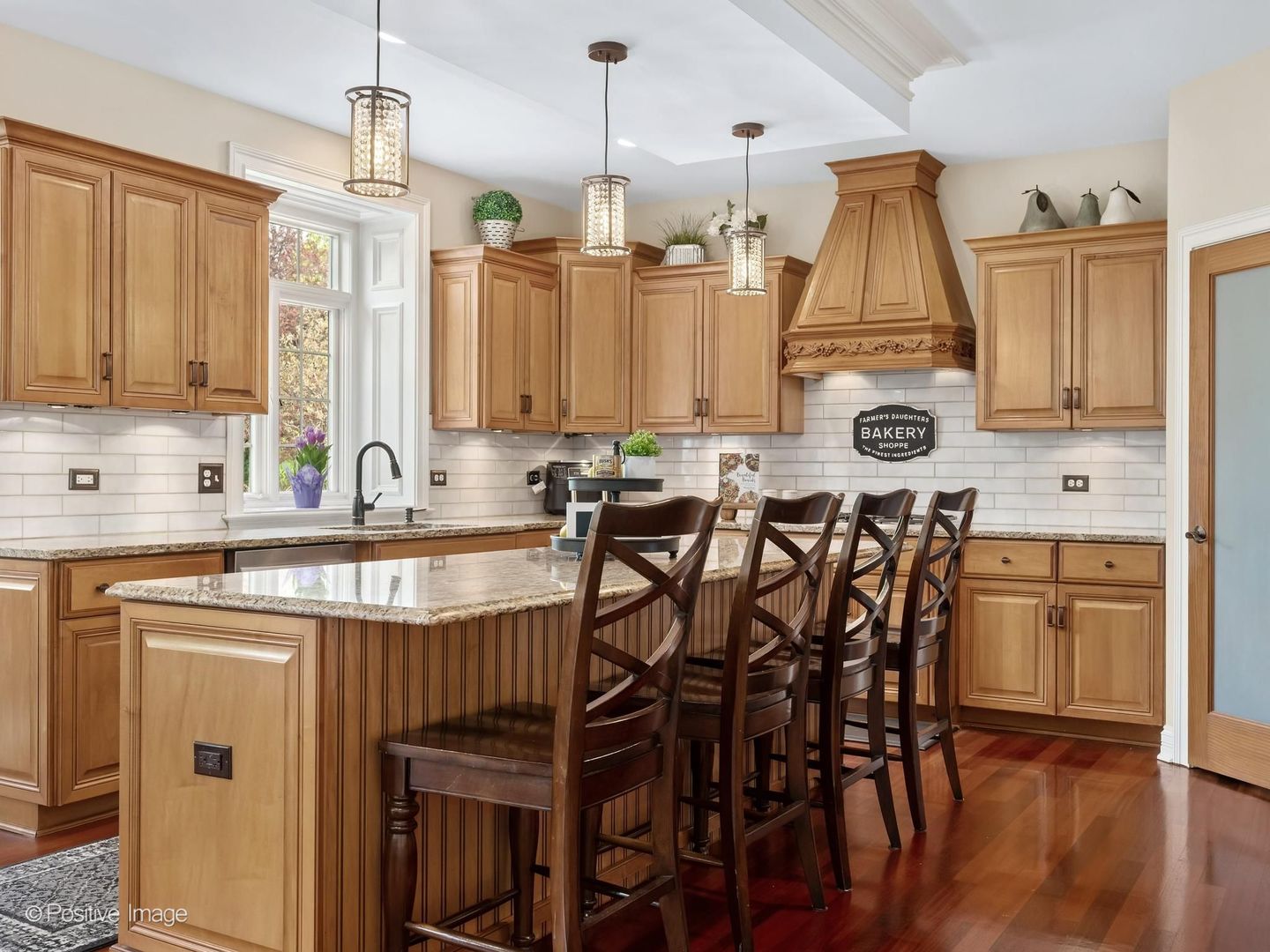 37W220 MISSION HILLS Drive, St. Charles, IL 60175