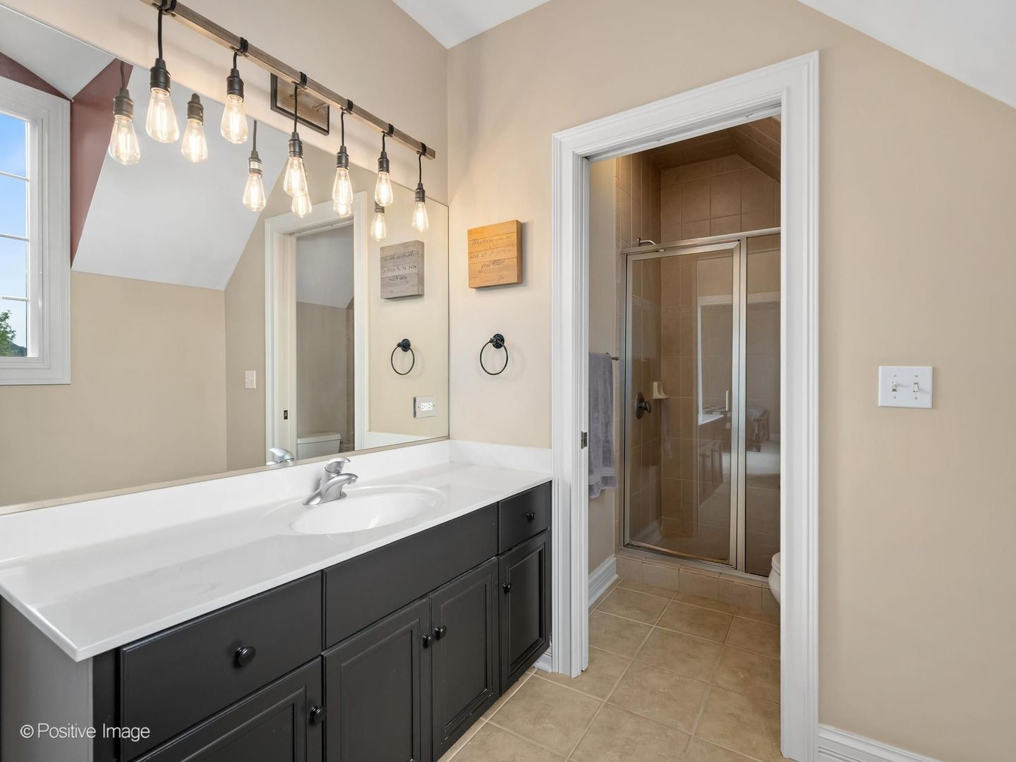 37W220 MISSION HILLS Drive, St. Charles, IL 60175