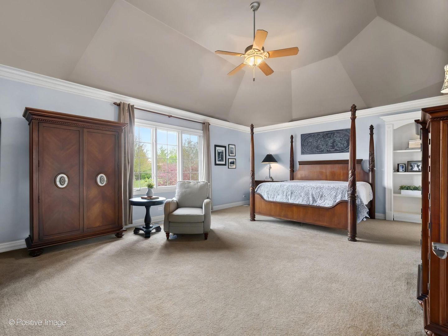 37W220 MISSION HILLS Drive, St. Charles, IL 60175