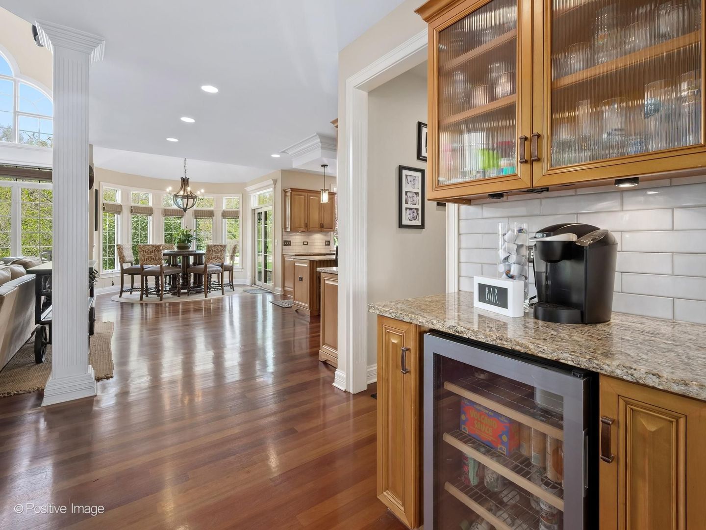 37W220 MISSION HILLS Drive, St. Charles, IL 60175