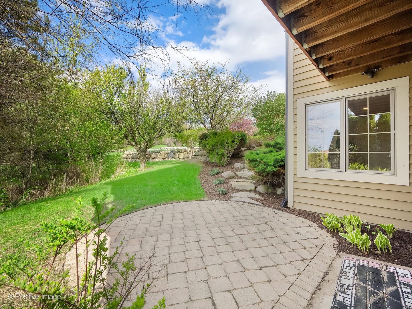 37W220 MISSION HILLS Drive, St. Charles, IL 60175