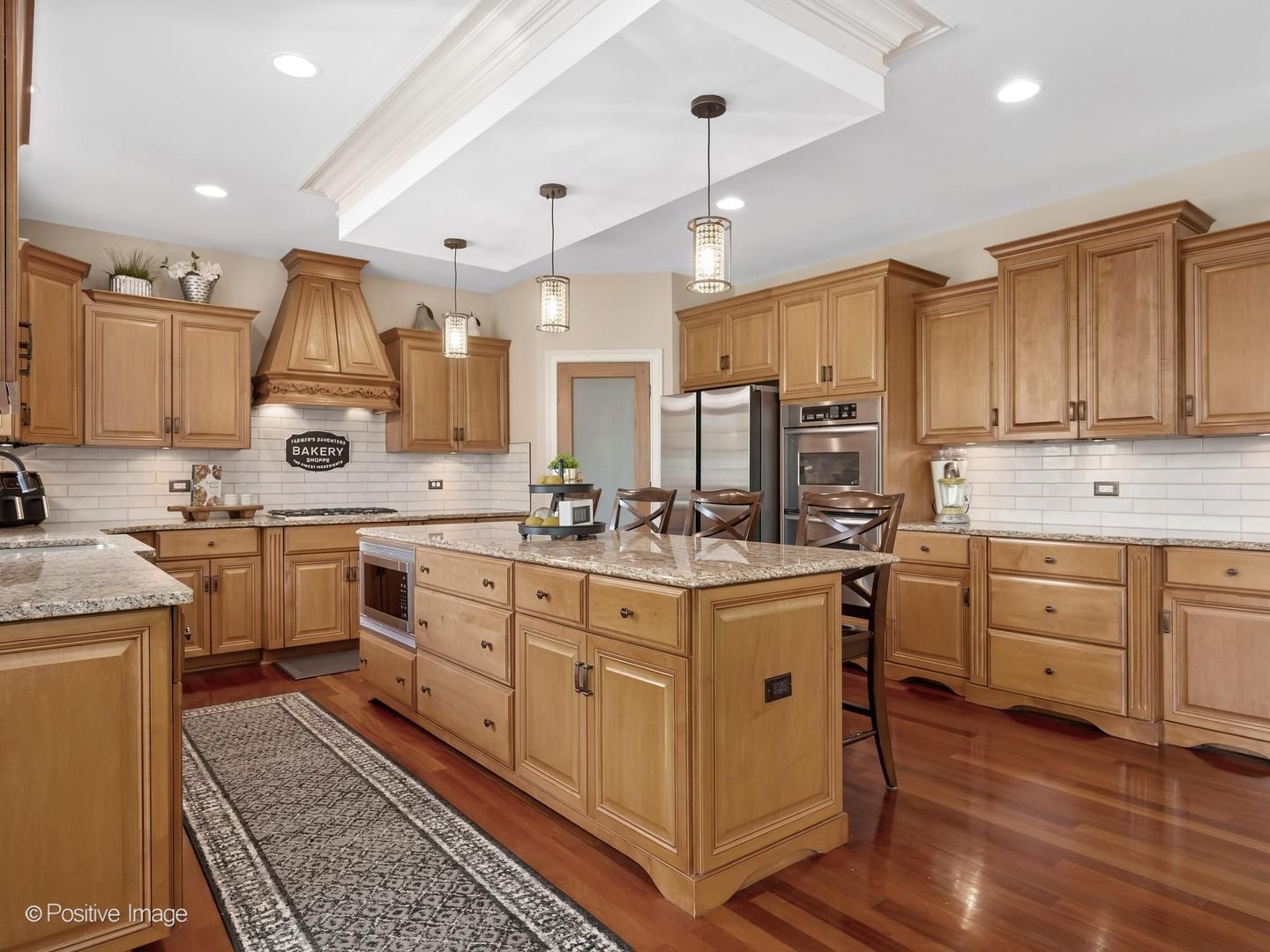 37W220 MISSION HILLS Drive, St. Charles, IL 60175