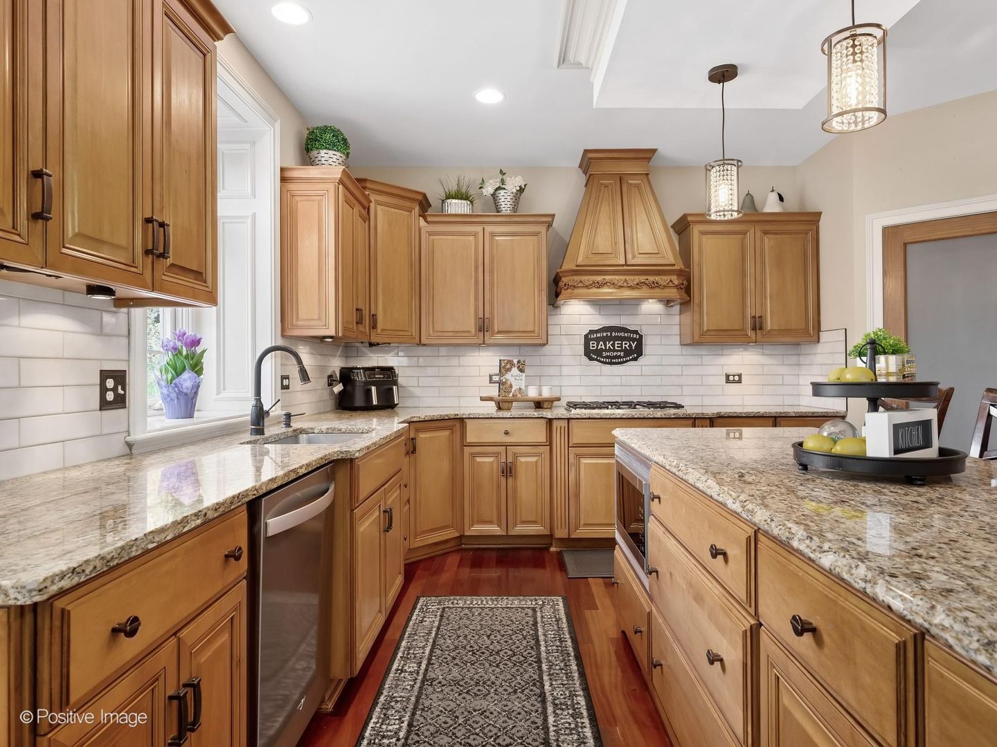 37W220 MISSION HILLS Drive, St. Charles, IL 60175