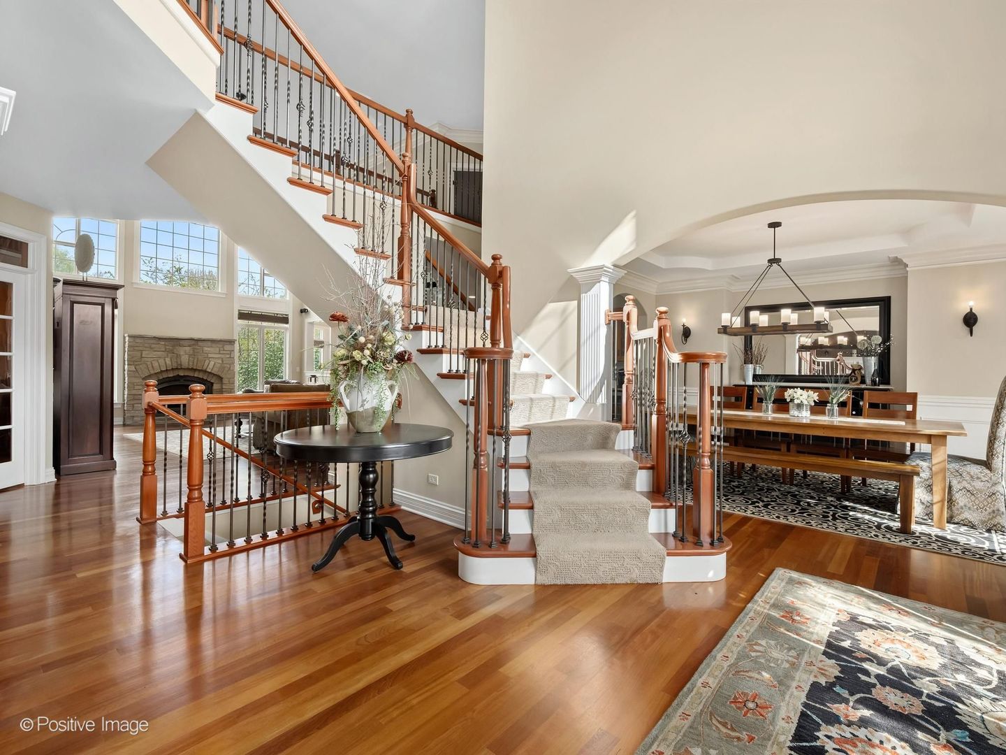 37W220 MISSION HILLS Drive, St. Charles, IL 60175