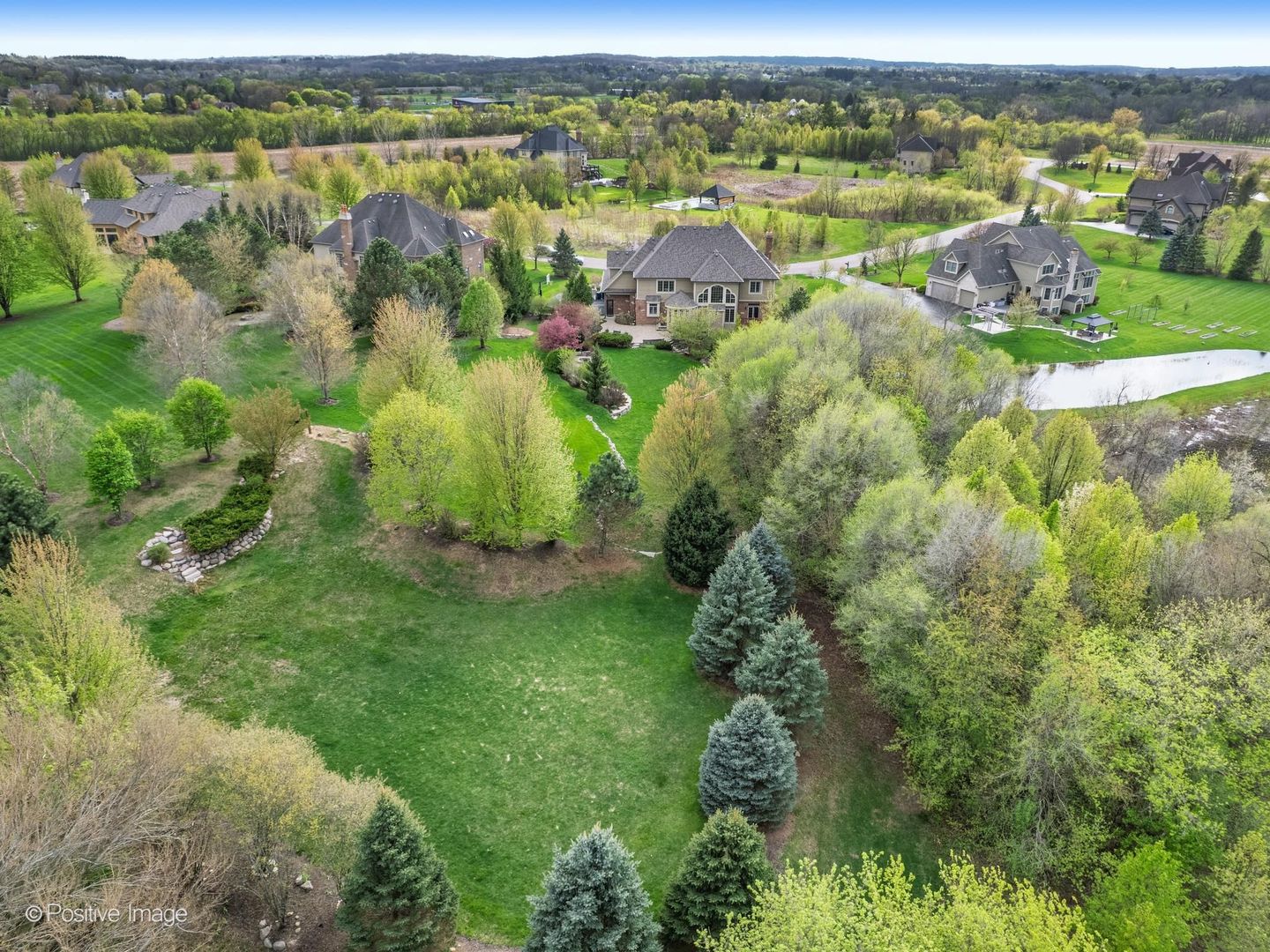 37W220 MISSION HILLS Drive, St. Charles, IL 60175