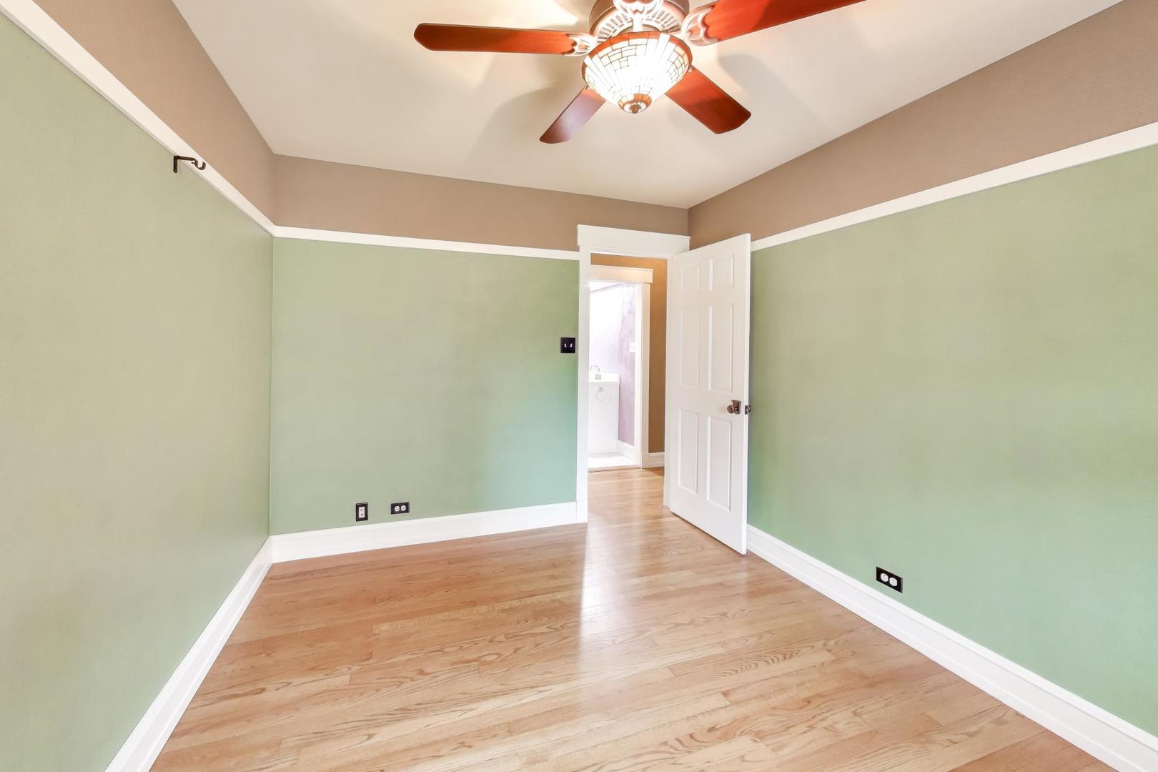 7 Alton Road, Prospect Heights, IL 60070