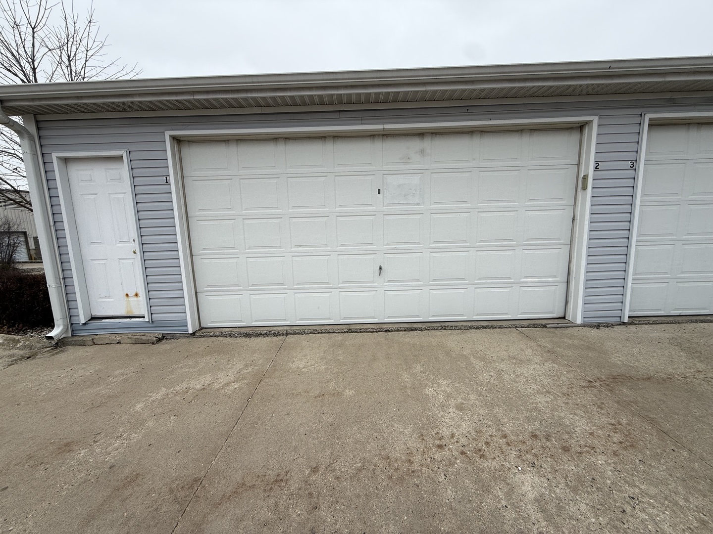 3170 W Monroe Street #101, Waukegan, IL 60085