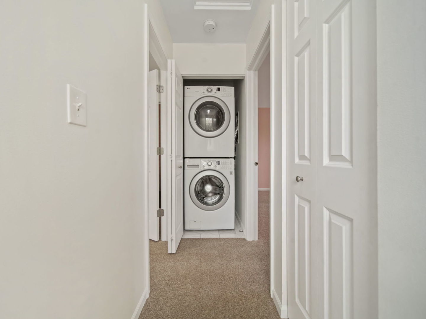 3596 Hyde Park Court, Elgin, IL 60124