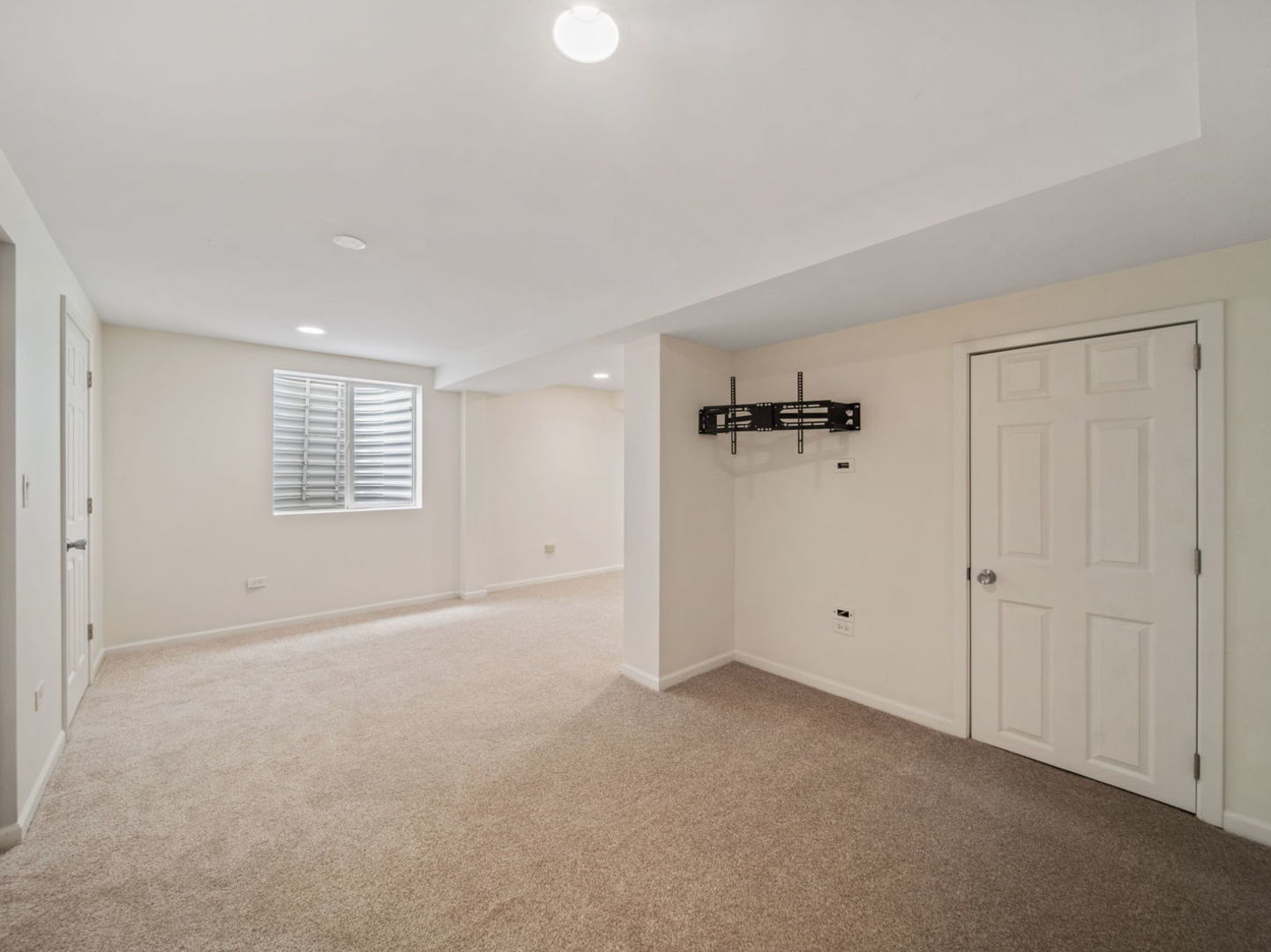 3596 Hyde Park Court, Elgin, IL 60124