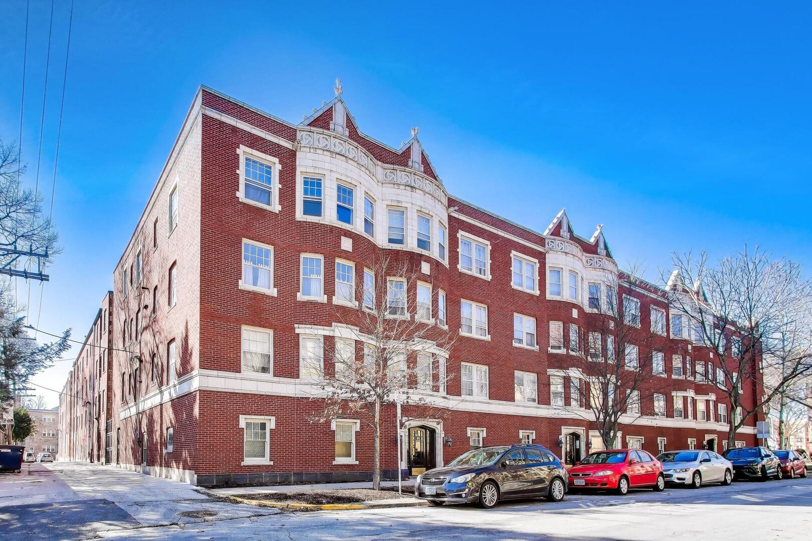 727 Erie Street #3E, Oak Park, IL 60302