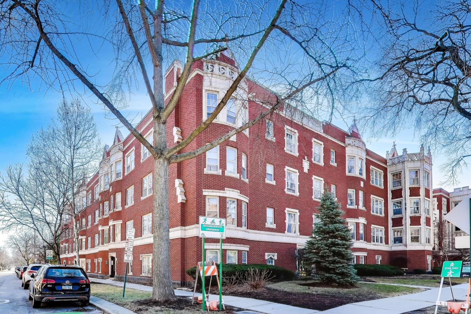 727 Erie Street #3E, Oak Park, IL 60302