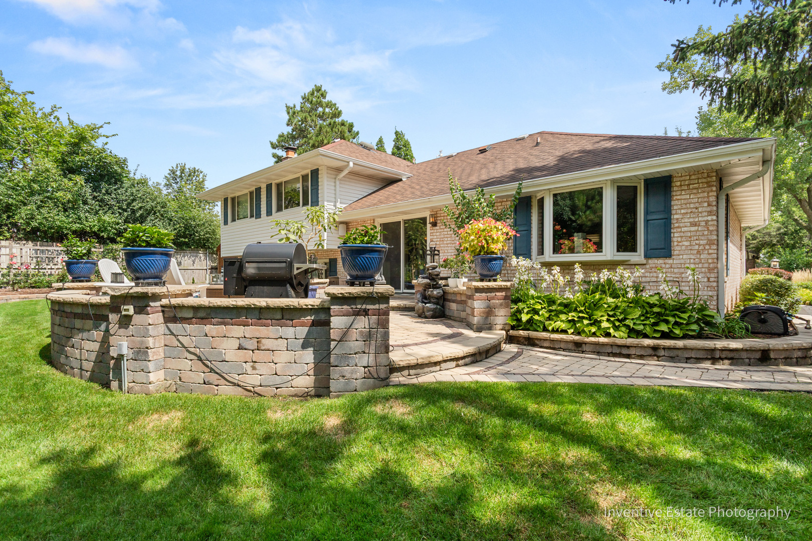 286 Stonegate Road, Clarendon Hills, IL 60514