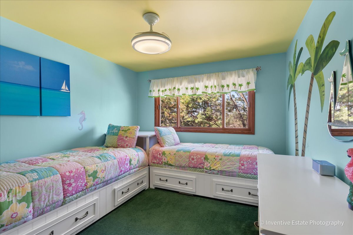 286 Stonegate Road, Clarendon Hills, IL 60514