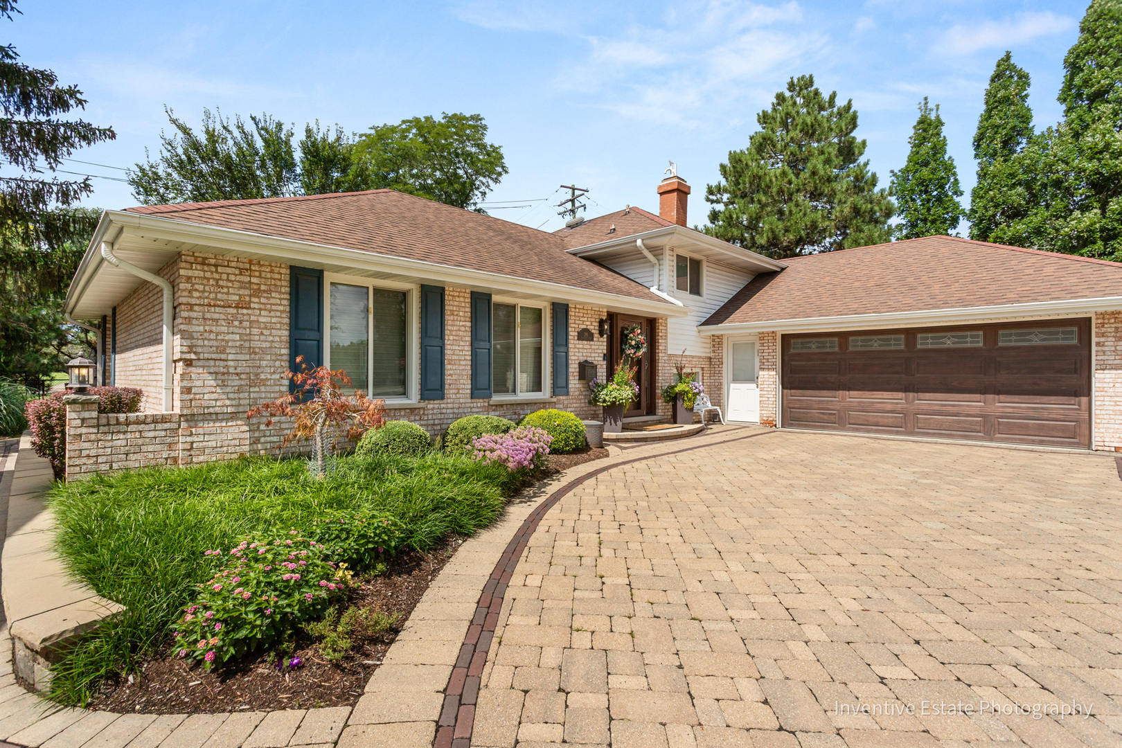 286 Stonegate Road, Clarendon Hills, IL 60514