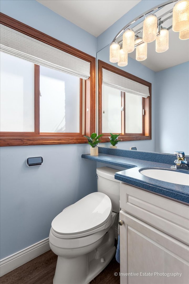 286 Stonegate Road, Clarendon Hills, IL 60514