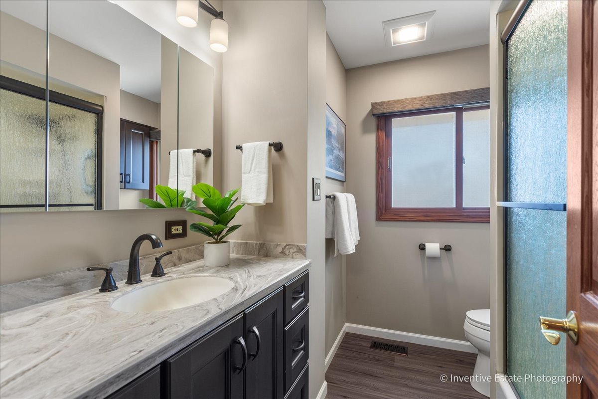 286 Stonegate Road, Clarendon Hills, IL 60514