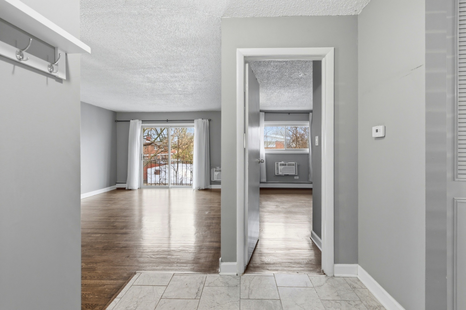 8995 Kennedy Drive #206F, Des Plaines, IL 60016