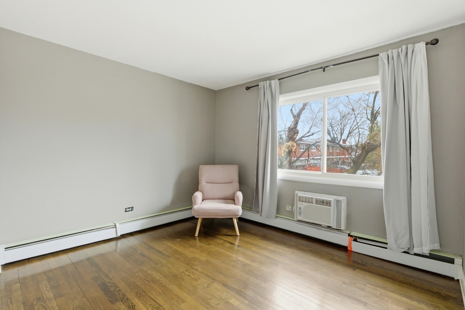 8995 Kennedy Drive #206F, Des Plaines, IL 60016