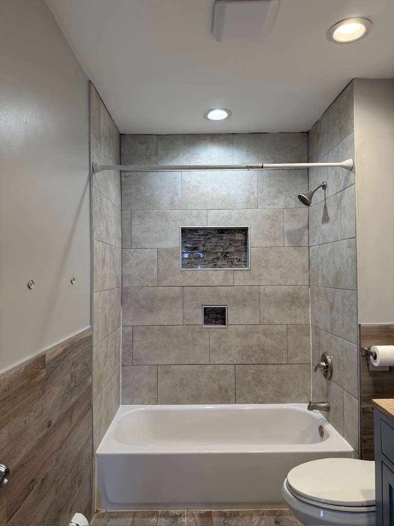 143 W Elk Trail #340, Carol Stream, IL 60188