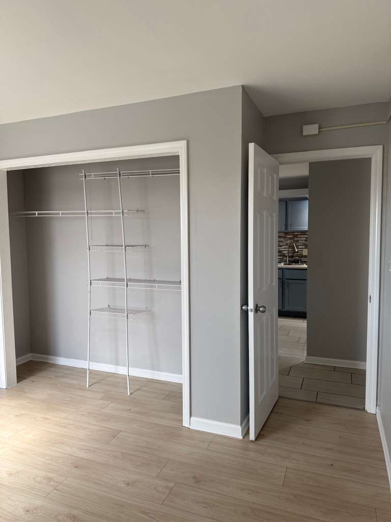 143 W Elk Trail #340, Carol Stream, IL 60188