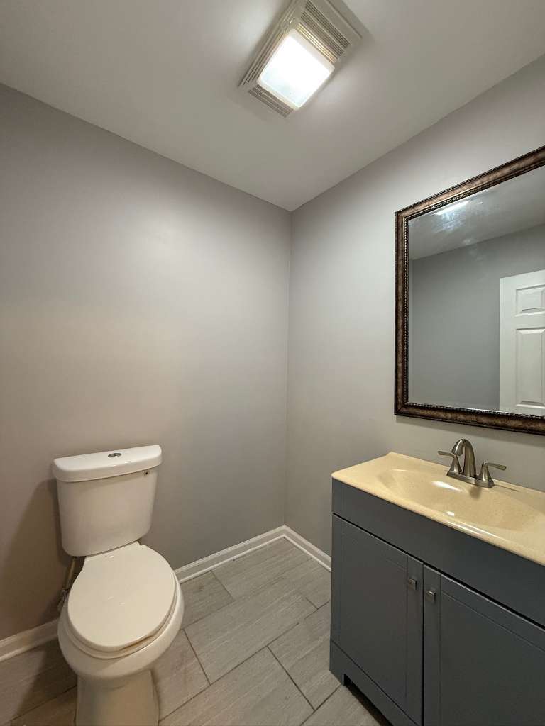 143 W Elk Trail #340, Carol Stream, IL 60188
