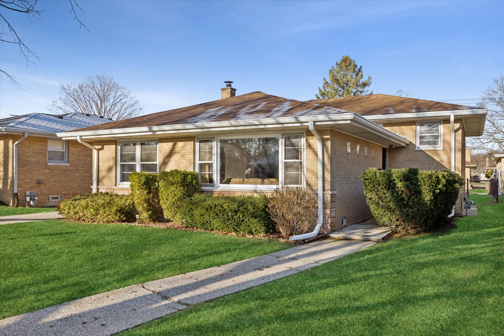 942 Sherwood Road, La Grange Park, IL 60526